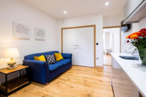 Three Tuns Apartments - Ash